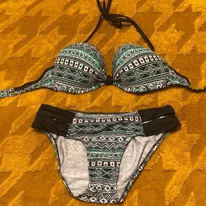 Venus Bikini Set Size D Top and Size 4 Bottom